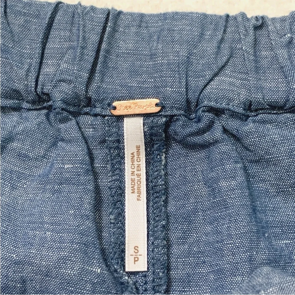 NEW Free People Women's Off Shoulder Long Sleeve Chambray Linen Blend Top Blue S - Picture 3 of 16